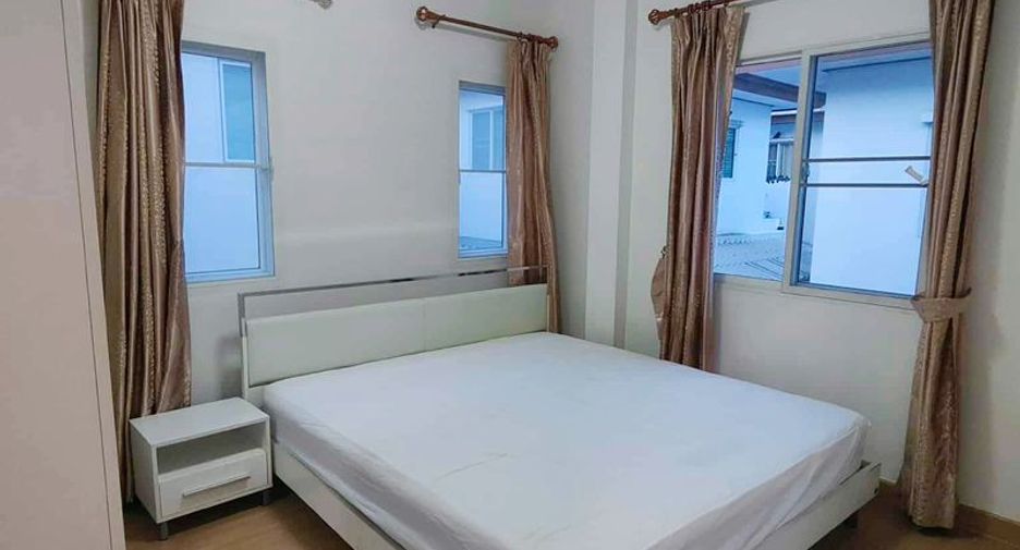 Продажа 3 спальни дом в Si Racha, Чонбури