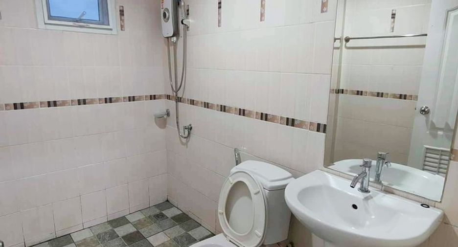 Продажа 3 спальни дом в Si Racha, Чонбури