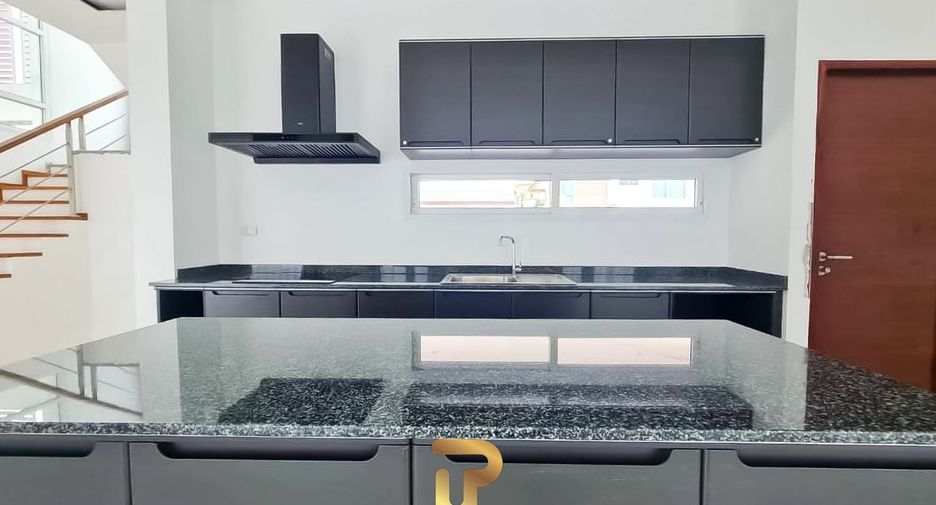 Villa zum Kauf mit 5 Zimmer in Bang Lamung, Chonburi
