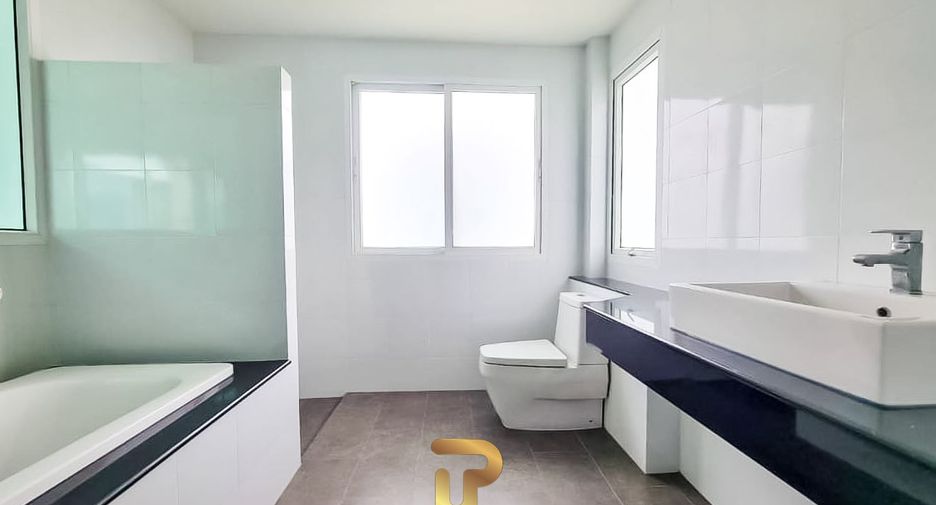 Villa zum Kauf mit 5 Zimmer in Bang Lamung, Chonburi