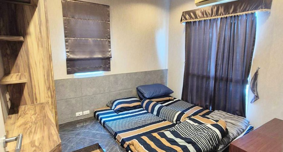 For rent 3 bedrooms townhouse in Suan Luang, Bangkok