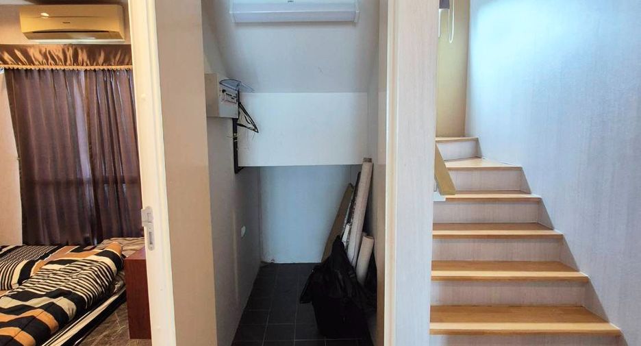 For rent 3 bedrooms townhouse in Suan Luang, Bangkok
