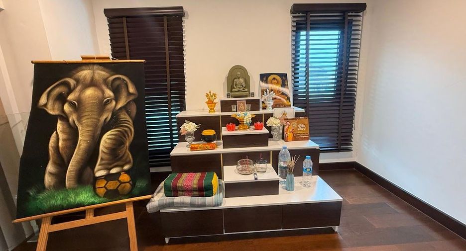 For sale 4 bedrooms house in Mueang Samut Sakhon, Samut Sakhon