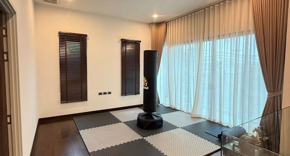 For sale 4 bedrooms house in Mueang Samut Sakhon, Samut Sakhon