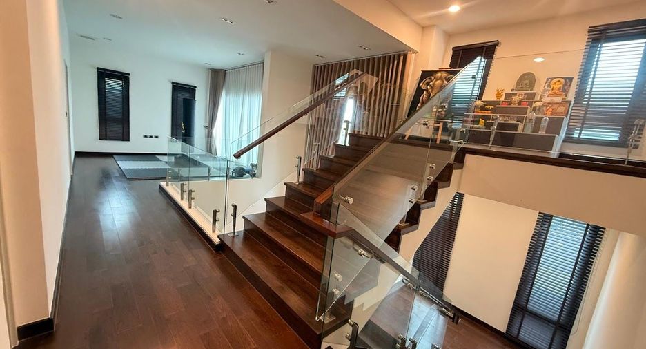 For sale 4 bedrooms house in Mueang Samut Sakhon, Samut Sakhon
