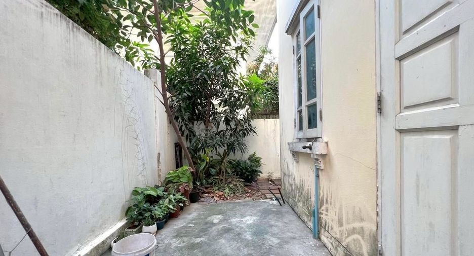 For sale 3 bedrooms townhouse in Sai Mai, Bangkok