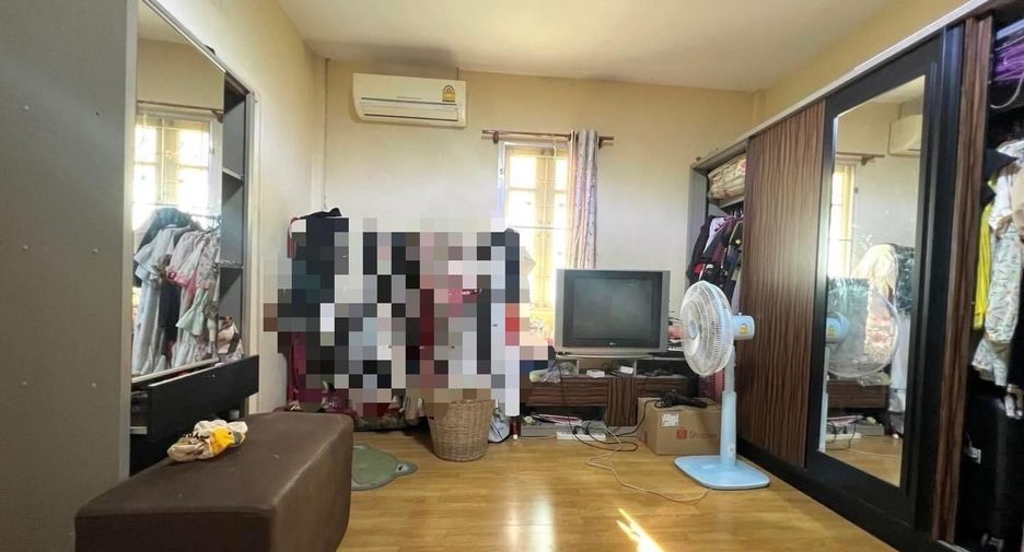 For sale 3 bedrooms townhouse in Sai Mai, Bangkok