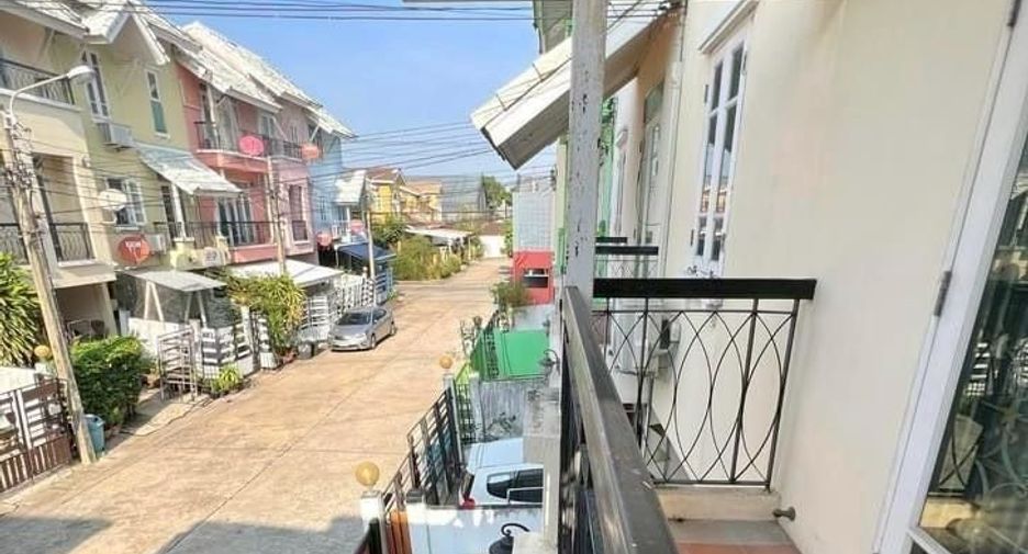 For sale 3 bedrooms townhouse in Sai Mai, Bangkok