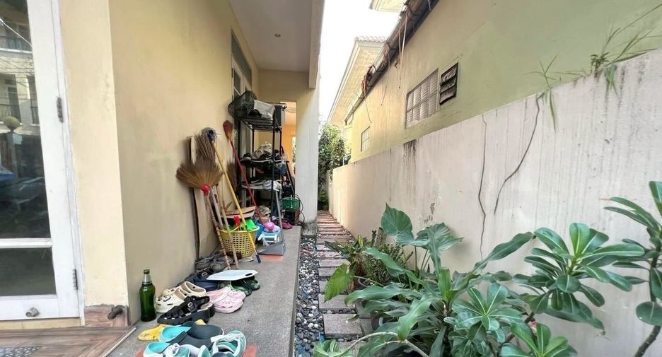 For sale 3 bedrooms townhouse in Sai Mai, Bangkok