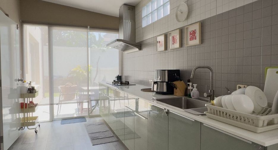 Haus zur Miete und zum Kauf mit 4 Zimmer in Bang Khen, Bangkok