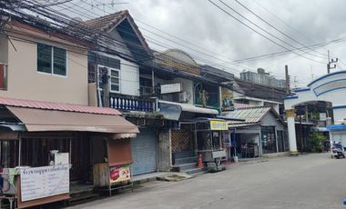 Reihenhaus zum Kauf mit 2 Zimmer in Mueang Samut Prakan, Samut Prakan