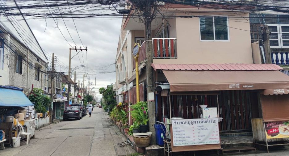Reihenhaus zum Kauf mit 2 Zimmer in Mueang Samut Prakan, Samut Prakan