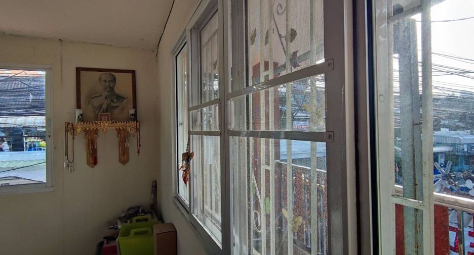 Reihenhaus zum Kauf mit 2 Zimmer in Mueang Samut Prakan, Samut Prakan