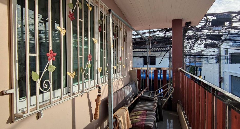 Reihenhaus zum Kauf mit 2 Zimmer in Mueang Samut Prakan, Samut Prakan