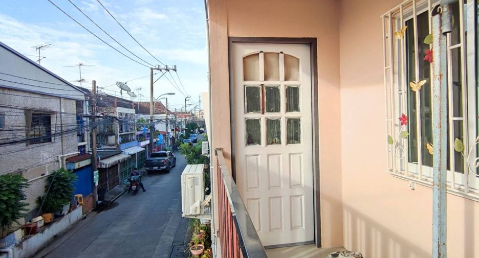 Reihenhaus zum Kauf mit 2 Zimmer in Mueang Samut Prakan, Samut Prakan