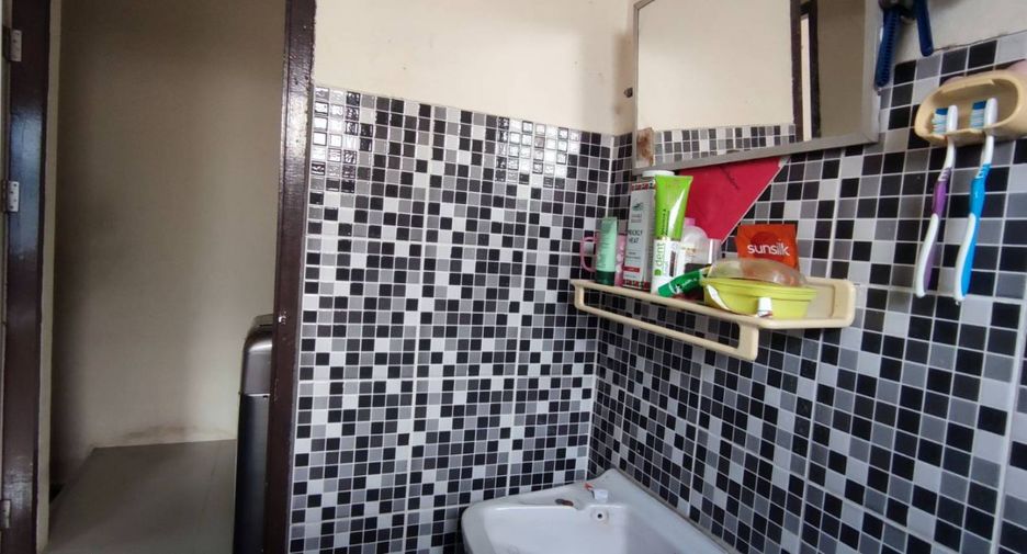 Reihenhaus zum Kauf mit 2 Zimmer in Mueang Samut Prakan, Samut Prakan