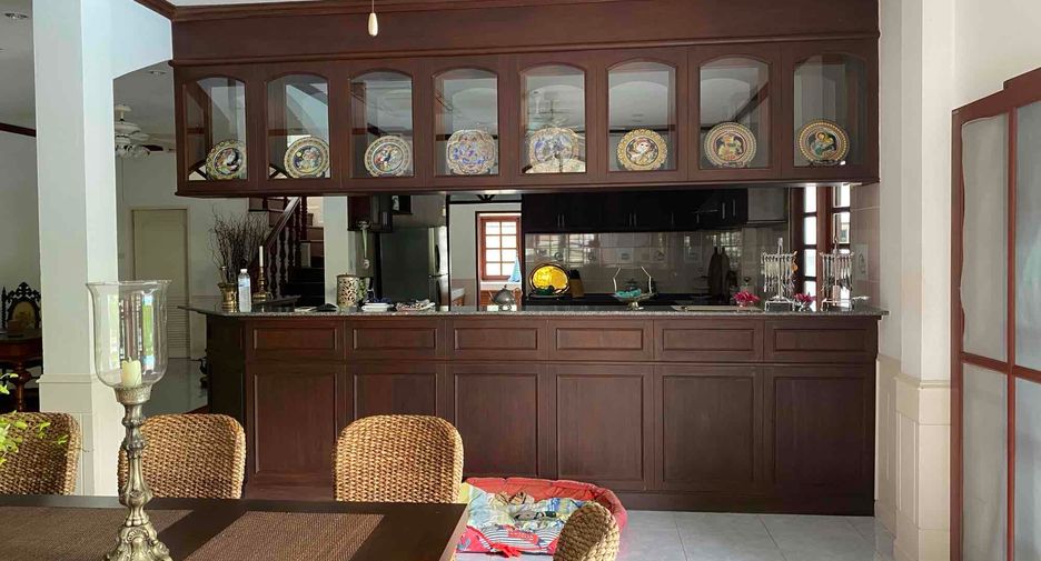 For sale 6 bedrooms house in Hua Hin, Prachuap Khiri Khan