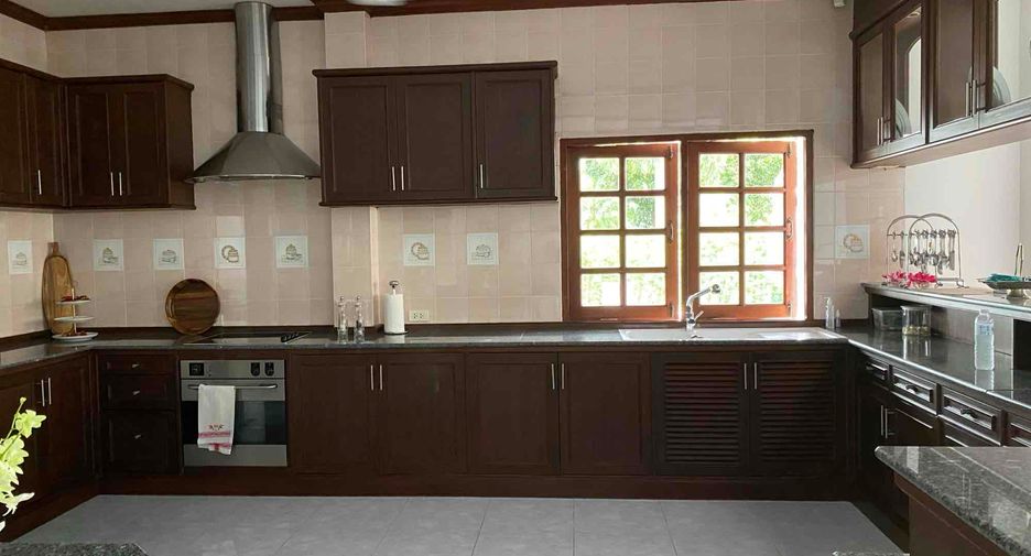 For sale 6 bedrooms house in Hua Hin, Prachuap Khiri Khan