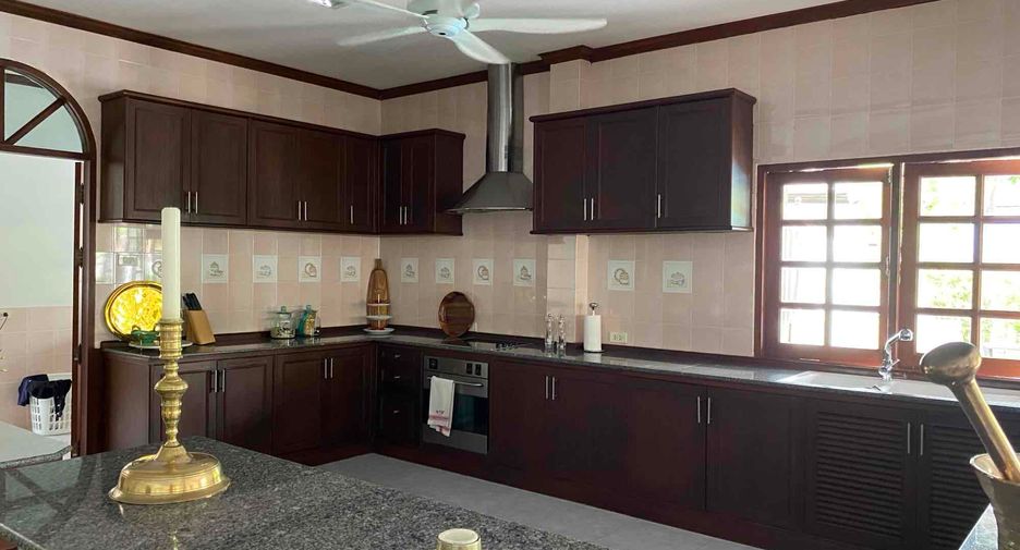 For sale 6 bedrooms house in Hua Hin, Prachuap Khiri Khan