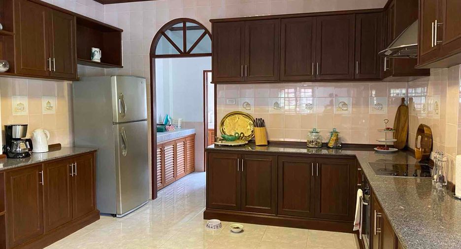 For sale 6 bedrooms house in Hua Hin, Prachuap Khiri Khan
