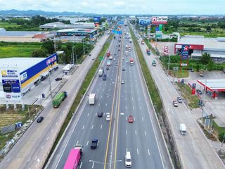 Gewerbefläche zum Kauf mit 4 Zimmer in Si Racha, Chonburi