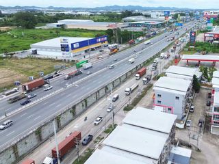 Gewerbefläche zum Kauf mit 4 Zimmer in Si Racha, Chonburi