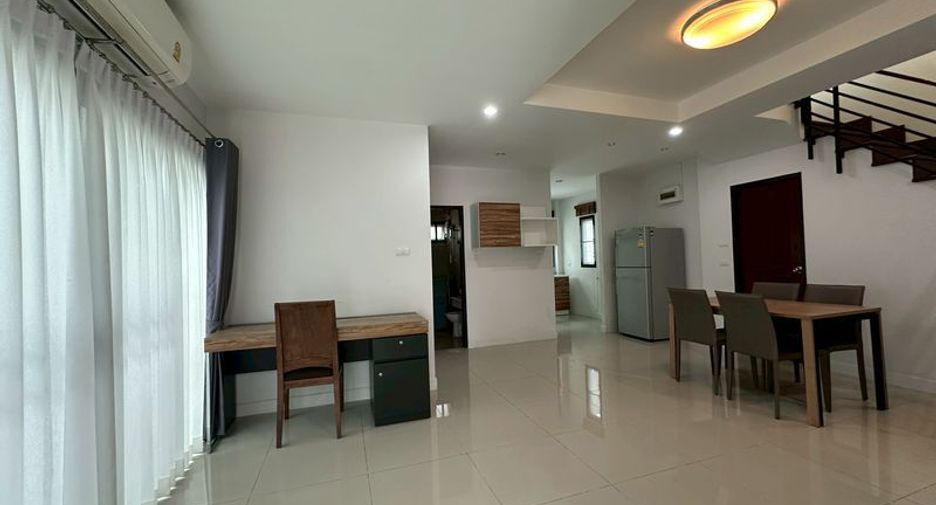 For rent 3 bedrooms house in Si Racha, Chonburi