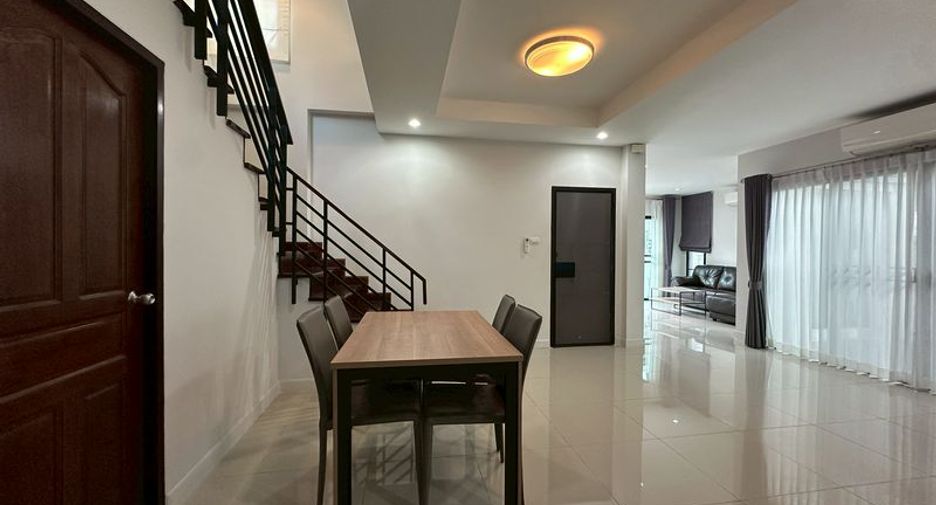 For rent 3 bedrooms house in Si Racha, Chonburi