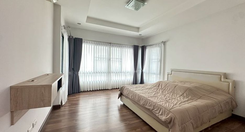 For rent 3 bedrooms house in Si Racha, Chonburi