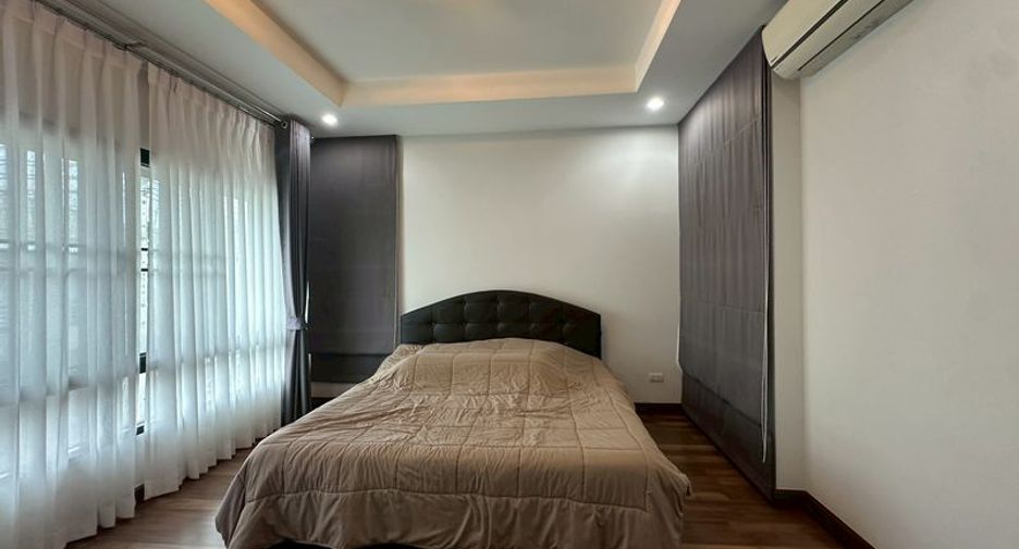 For rent 3 bedrooms house in Si Racha, Chonburi
