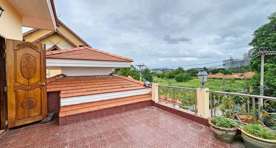 For sale 5 bedrooms villa in Bang Lamung, Chonburi