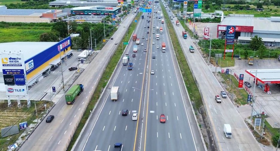 Продажа 4 спальни торговое помещение в Si Racha, Чонбури