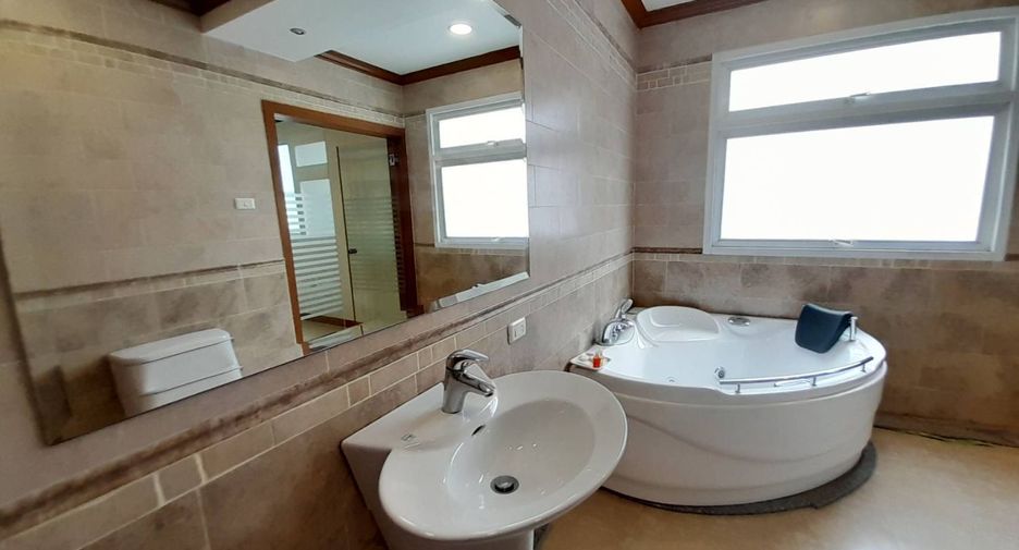 À vendre 3 chambres condo à Sattahip, Chonburi