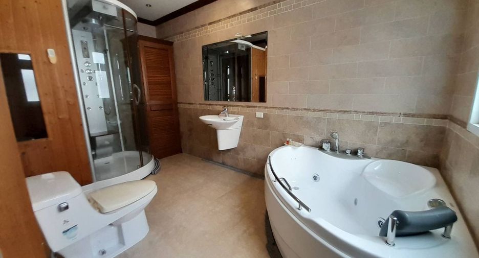 À vendre 3 chambres condo à Sattahip, Chonburi