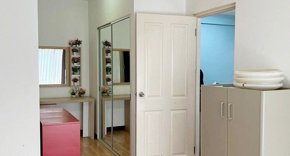 Продажа 2 спальни кондо в Хуаи Кхщанг, Бангкок