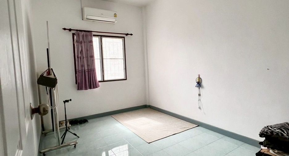 À vendre 3 chambres maison de ville à Mueang Rayong, Rayong