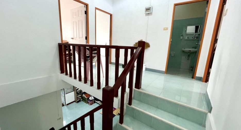 À vendre 3 chambres maison de ville à Mueang Rayong, Rayong