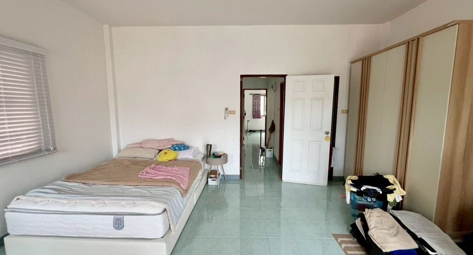 À vendre 3 chambres maison de ville à Mueang Rayong, Rayong