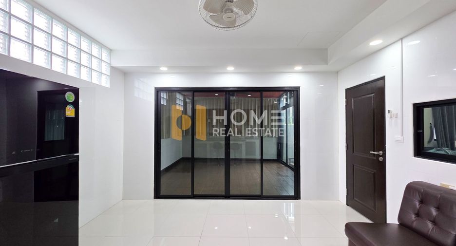 For sale 4 bedrooms house in Bang Khun Thian, Bangkok