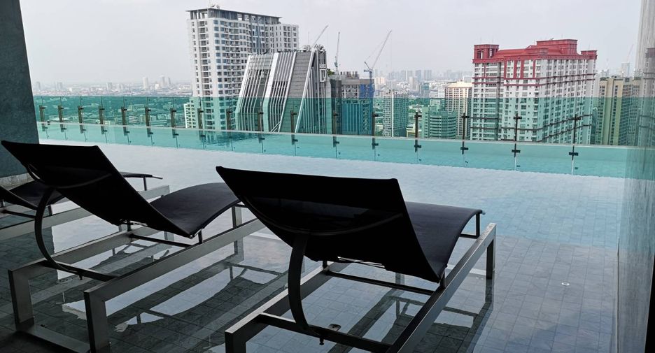 Wohnung zur Miete mit 2 Zimmer in Pathum Wan, Bangkok