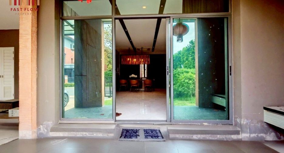For rent 4 bedrooms house in Saphan Sung, Bangkok