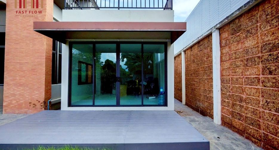 For rent 4 bedrooms house in Saphan Sung, Bangkok