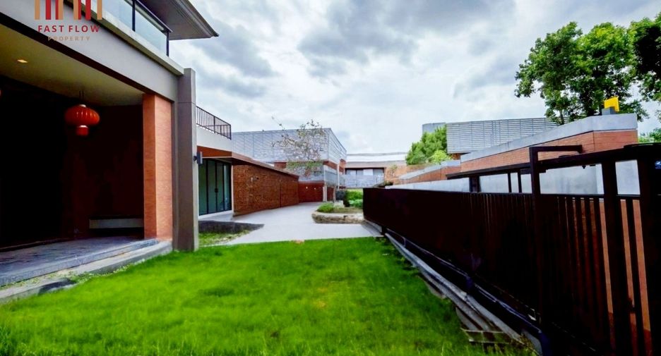 For rent 4 bedrooms house in Saphan Sung, Bangkok