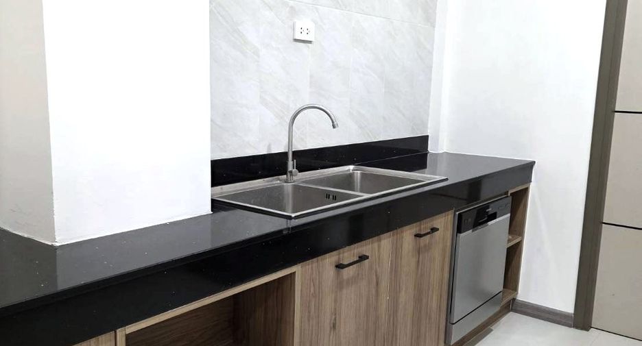 For sale 3 bedrooms house in Phra Khanong, Bangkok