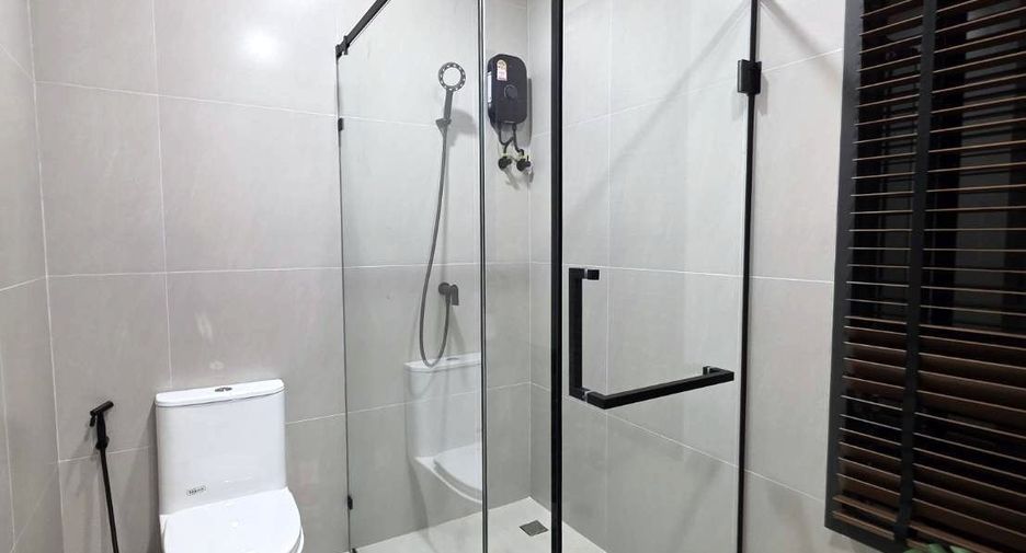 For sale 3 bedrooms house in Phra Khanong, Bangkok
