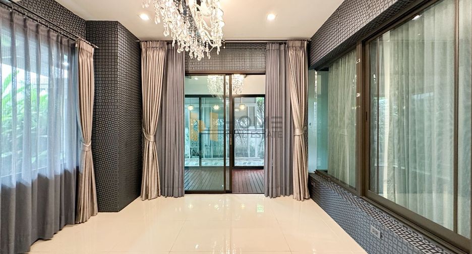 For sale 5 bedrooms house in Taling Chan, Bangkok