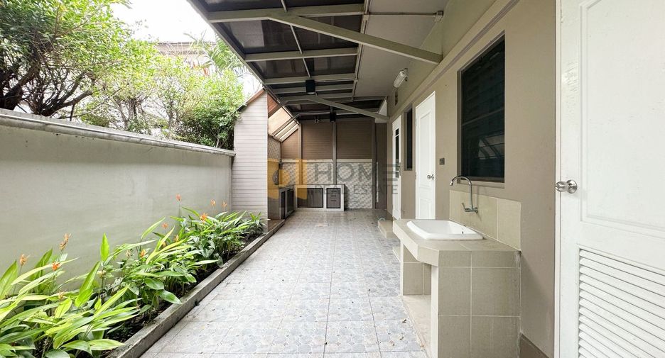 For sale 5 bedrooms house in Taling Chan, Bangkok