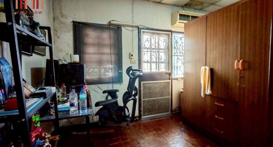 For sale 3 bedrooms townhouse in Sai Mai, Bangkok