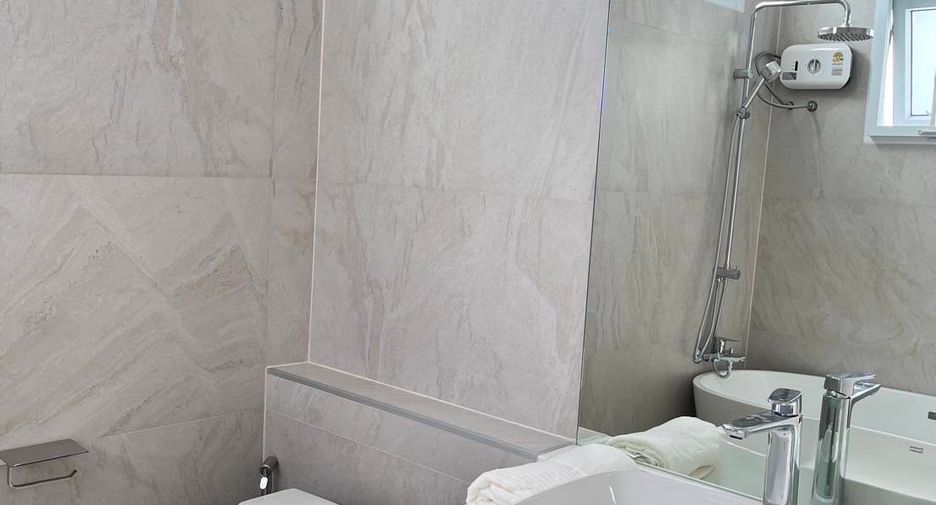For rent 4 bedrooms house in Mueang Samut Prakan, Samut Prakan