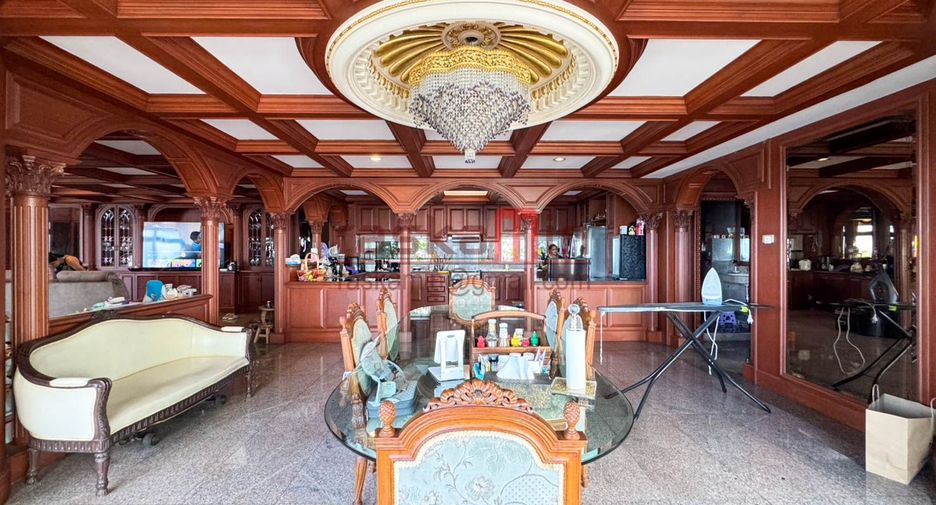 For sale 5 bedrooms condo in Bang Lamung, Chonburi